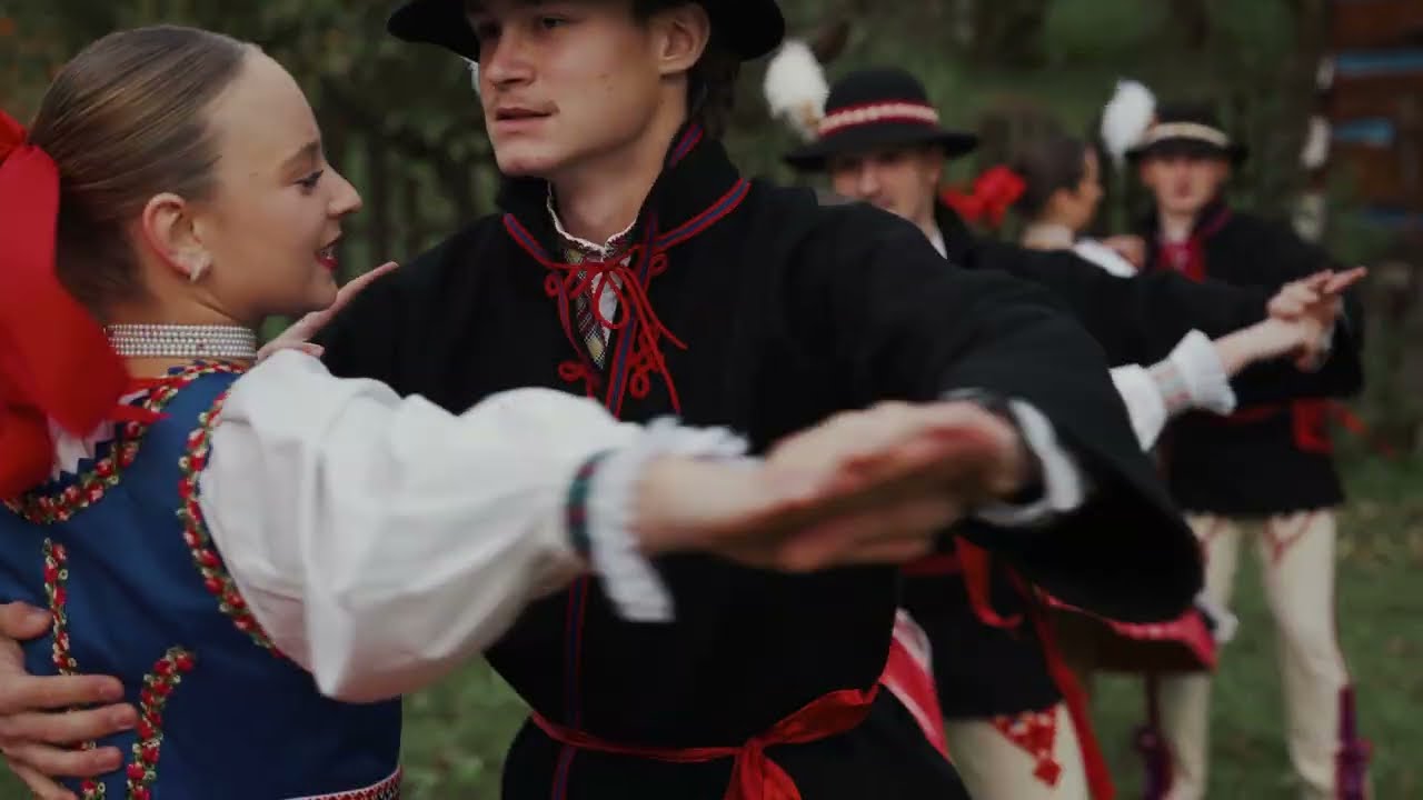 WESOŁA ŚPIEWKA