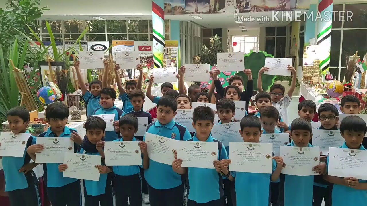 مدرسة حتا تكرم طلابها الفائقين علما وادبا