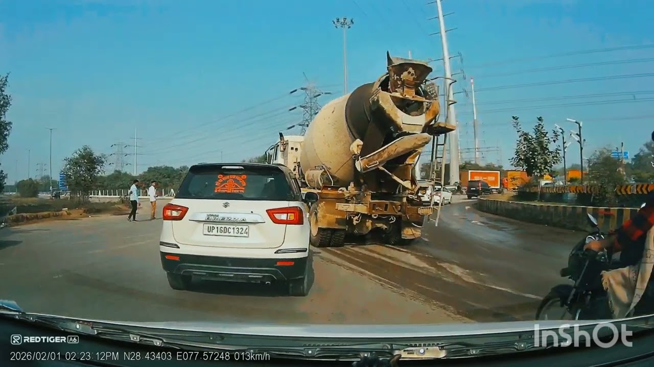 Redtiger A6 dash cam front camera view