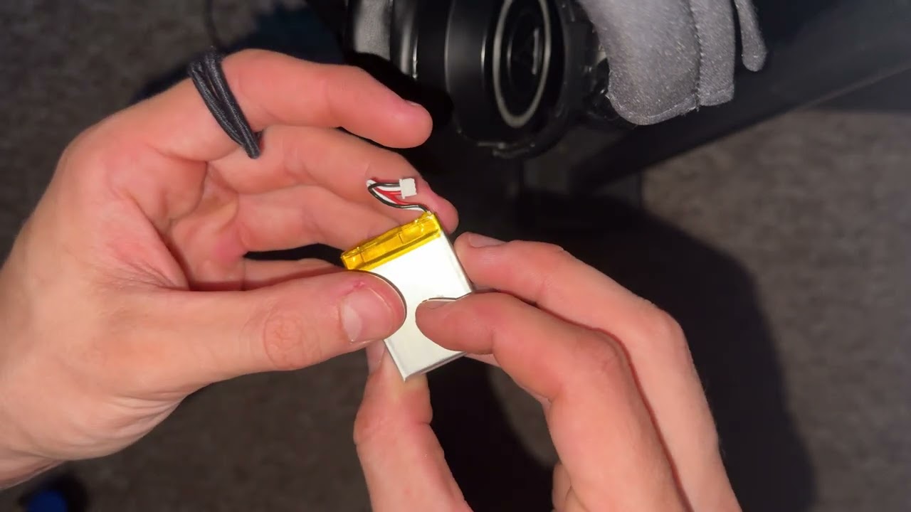 How to Replace the Battery on a Viper Remote: Fix & Save | Viper 7944V & More | Carputing