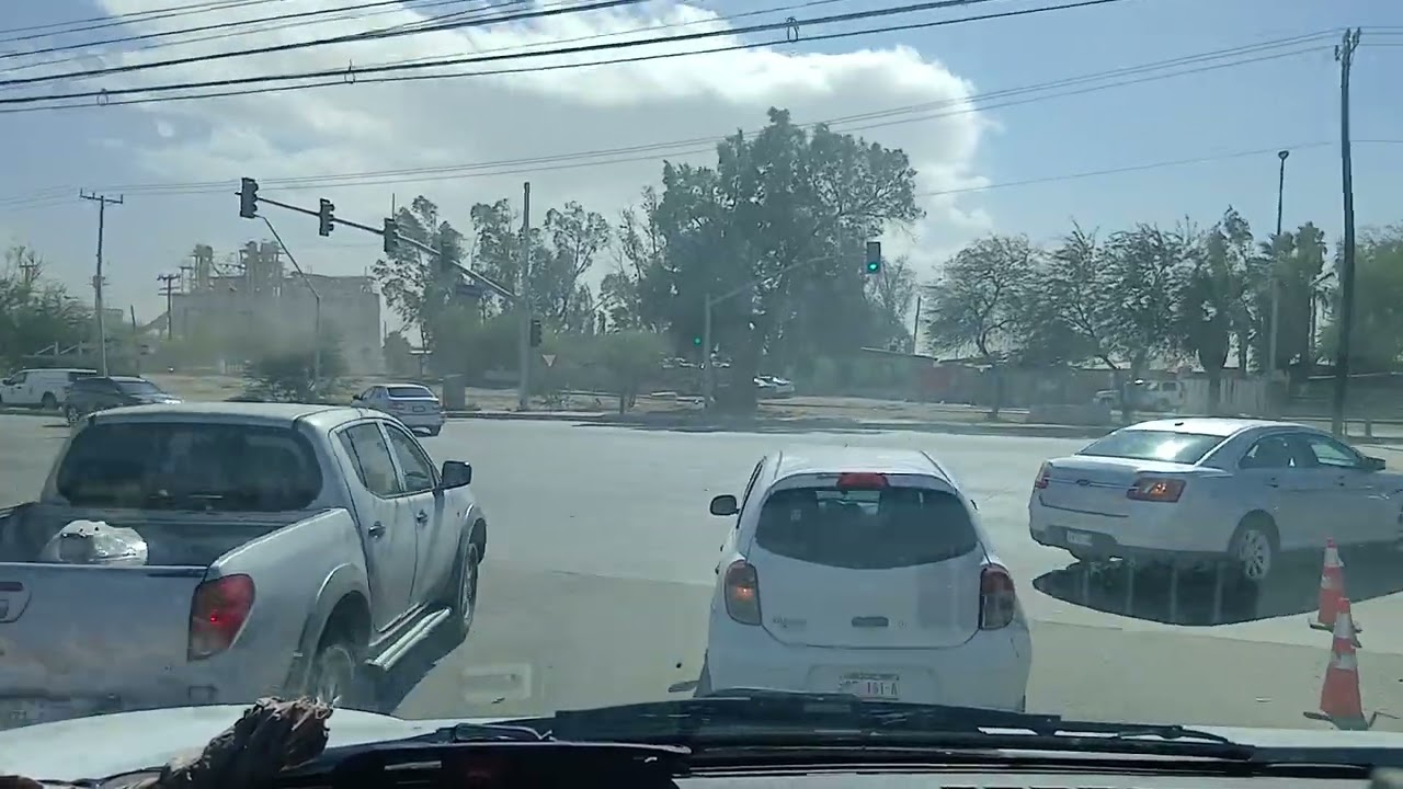 Se veuan los serros color gris de tanto polvo 