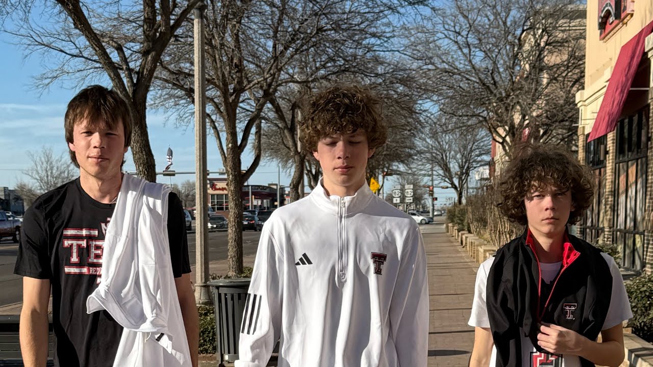 Shortie Thursday 3/27