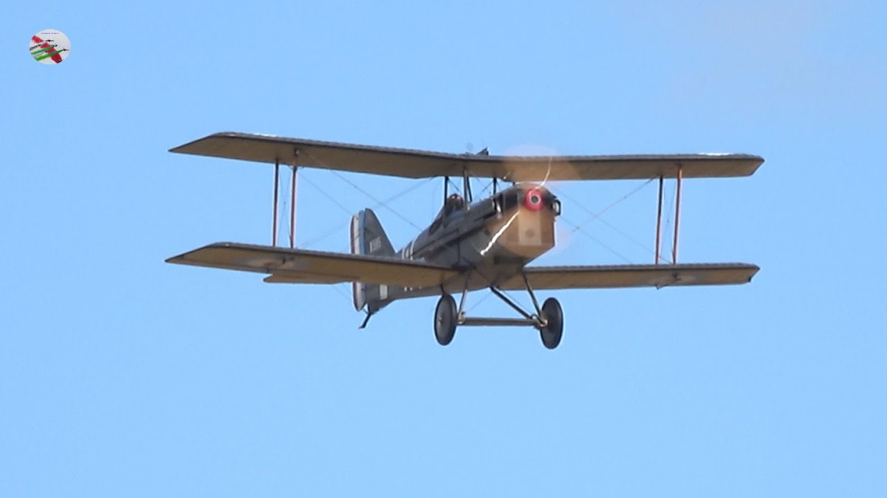 Bumpy Cross Wind Landing At Duxford For SE5 - AIRSHOW WORLD