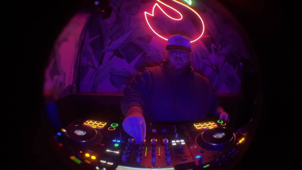 Sazon Completo at Tipsy Flamingo for Miami Music Mondays