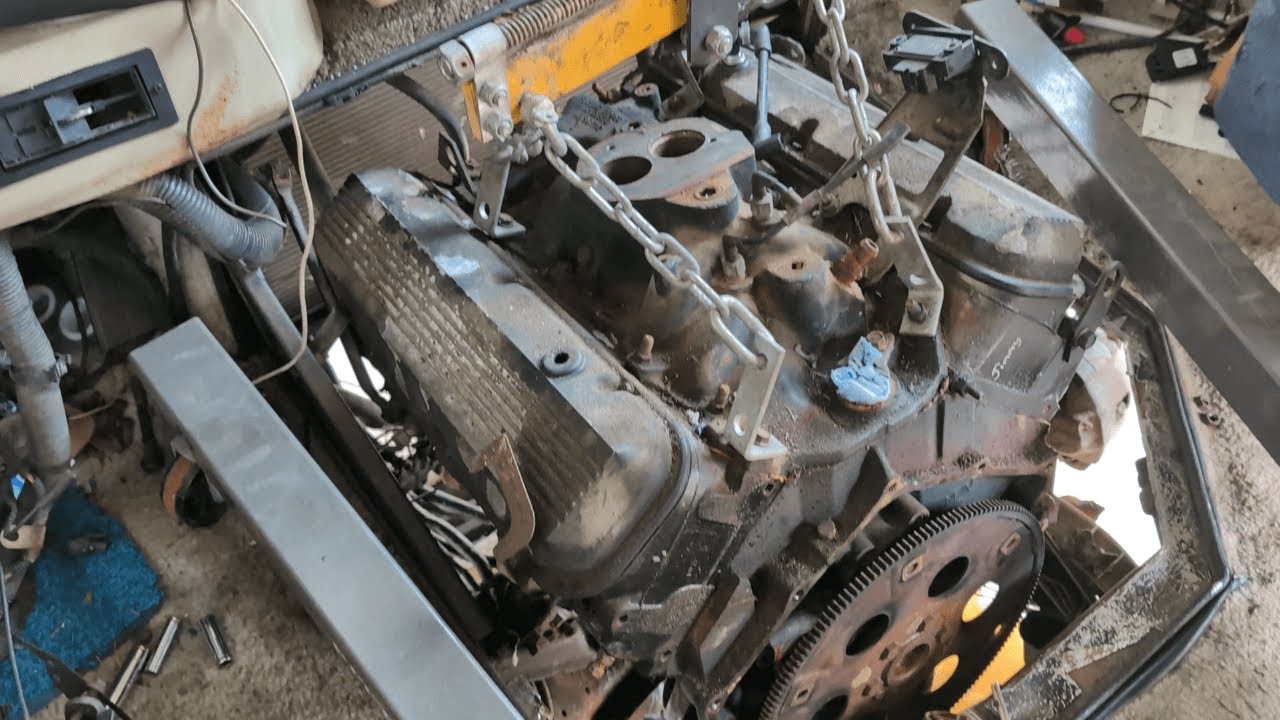 Episode 158 - Engine Swap 1995 Gulfstream Sunsport RV Part 2 454 7.4L
