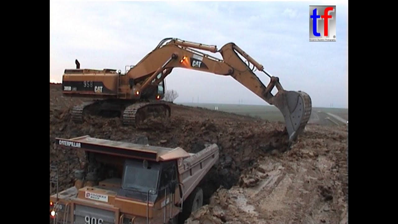 LGV Est, Lot 34a: CAT 385B LME, 769D, Komatsu HD465 / Alémont, France, 02.12.2004.