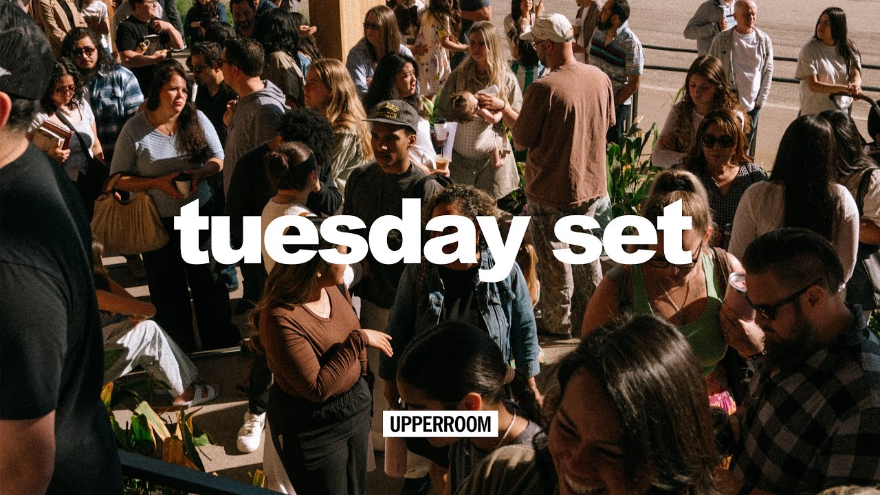 UPPERROOM Martes Set