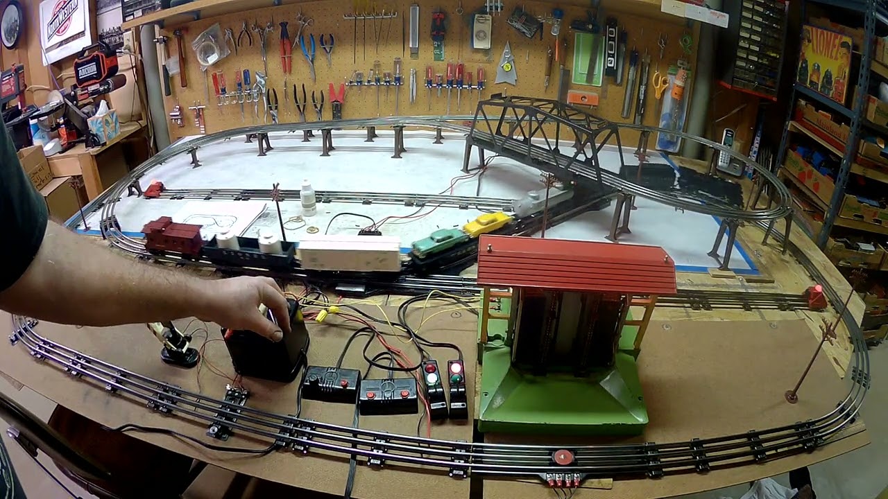 For sale: Lionel fully reconditioned 4x8 postwar smoking steam train set w/ whistle and accessories