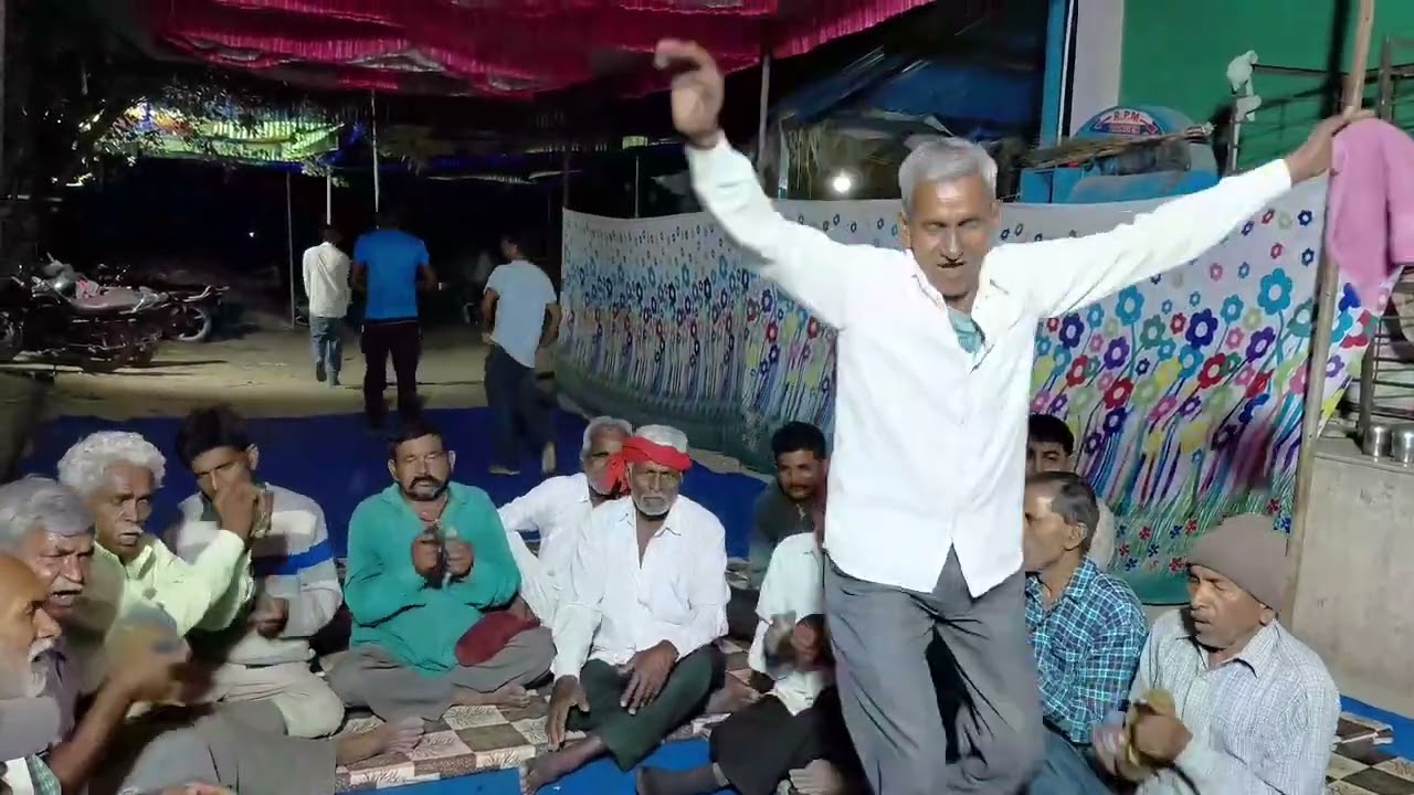 જોવા આયો વણઝારો મલકમાં જોવા આયો#deshi #dance #bhajan#viralvideo # 