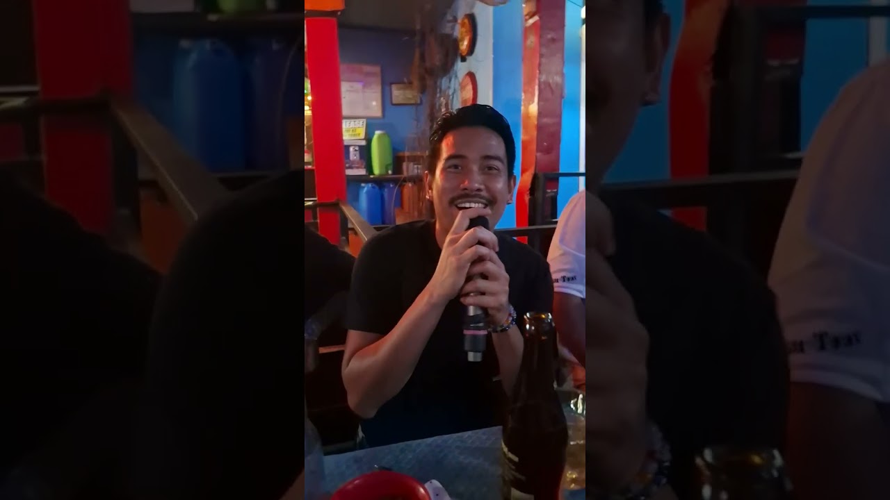 Ako naman po songer tonight 🤣🤣 #sing #comedy #laugh #funny #humor 