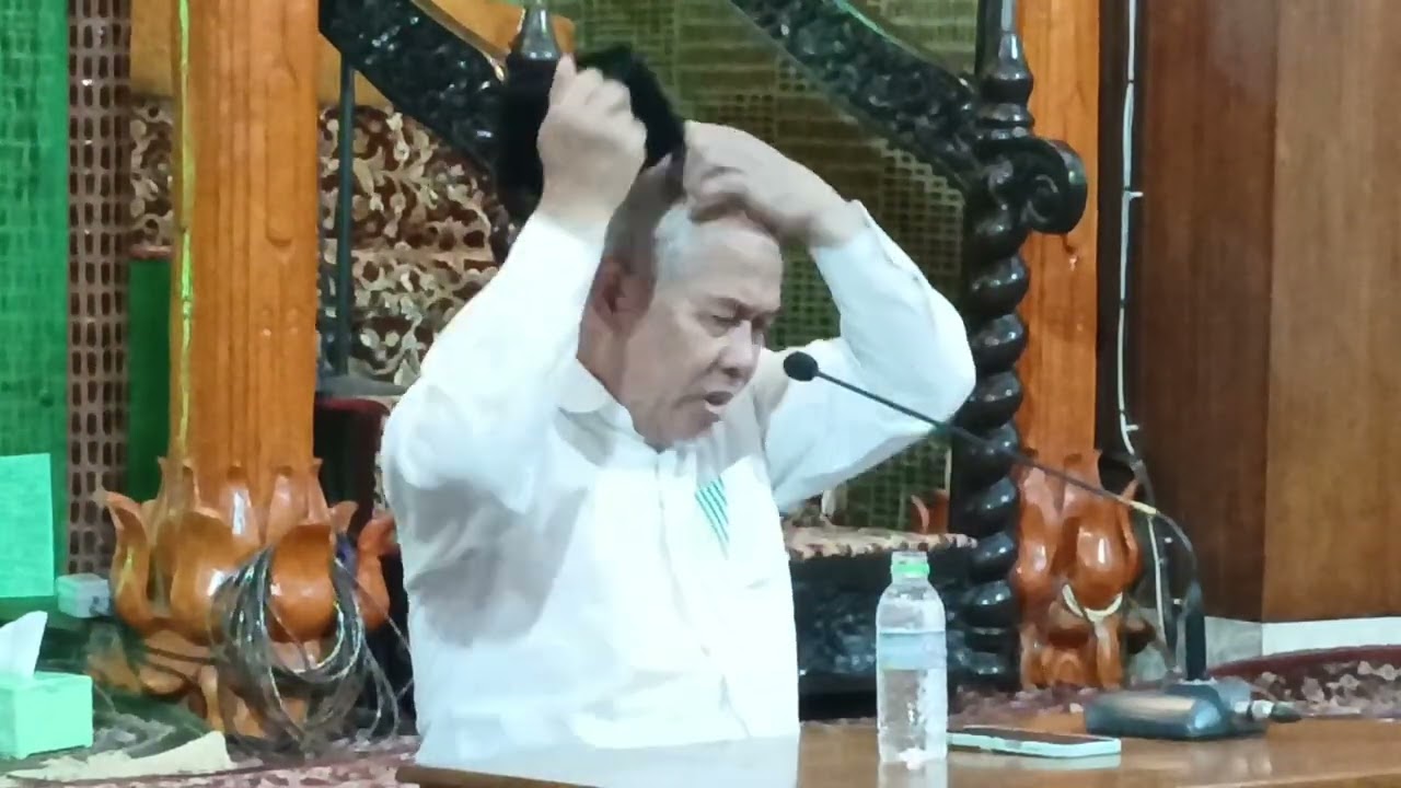 ISTIGHOSAH KUBRO OLEH Dr.  KH. MARZUKI MUSTAMAR M.Ag