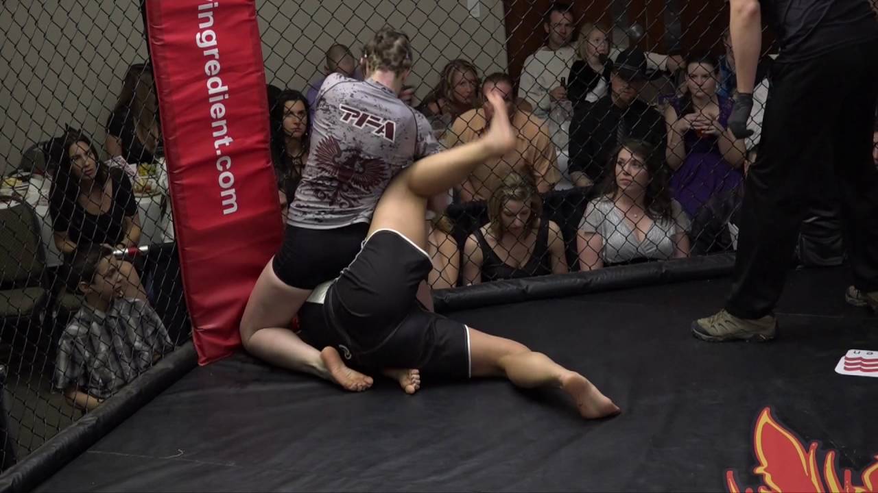 Breanna Jones vs  Michelle Robles