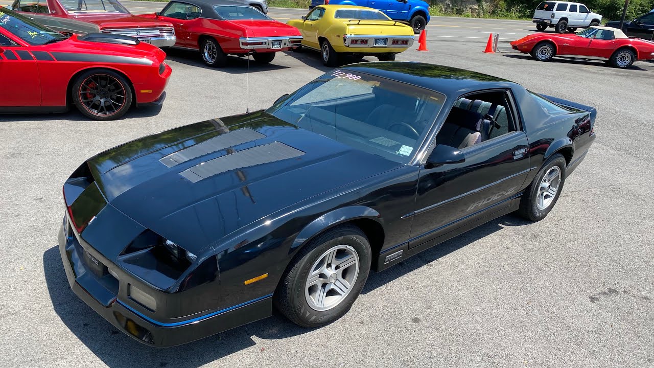 Тест-драйв Chevrolet Camaro IROC-Z 1989 года, 5-ступенчатая коробка передач, продан за 12 900 дол...
