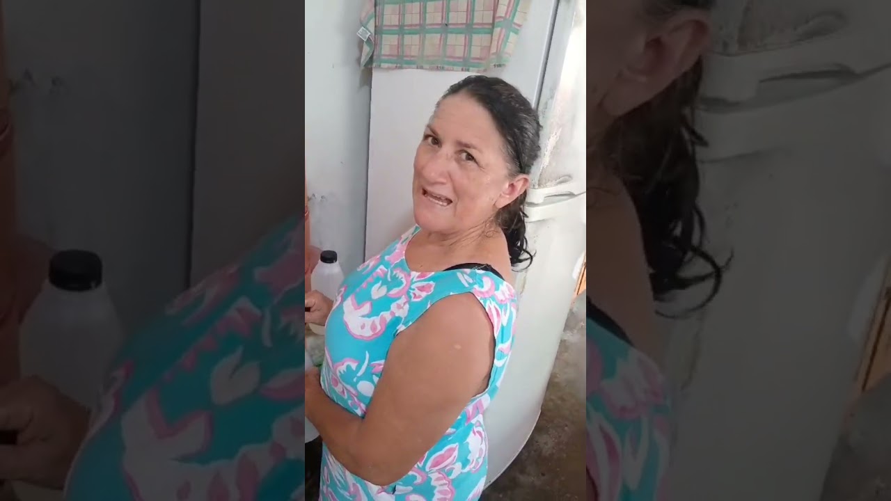 Maria fazendo suco de acerola #comédia #humor #humormemes #pegadinha #viralvideoshorts #engraçado