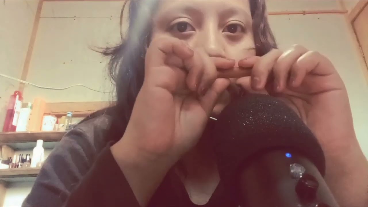 ASMR CASERO// Soniditos crujientes con alga ( Cochayuyo) 😉