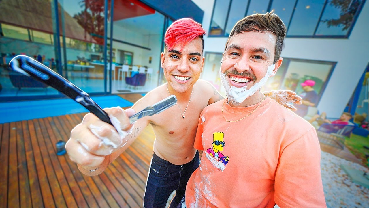 TIREI A BARBA DO RENAN DE PRESENTE *AGORA ELE PODE VOLTAR PRO BOMBEIRO*