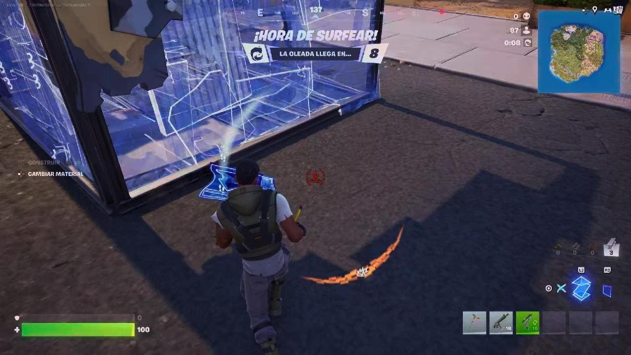 Jugando fortnite.