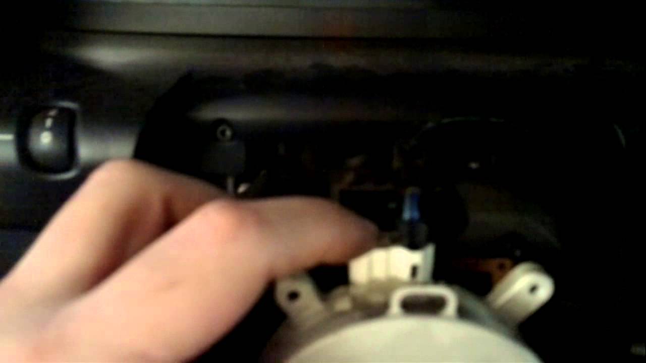 Marea - Tentativa de instação de volante dom controle de som