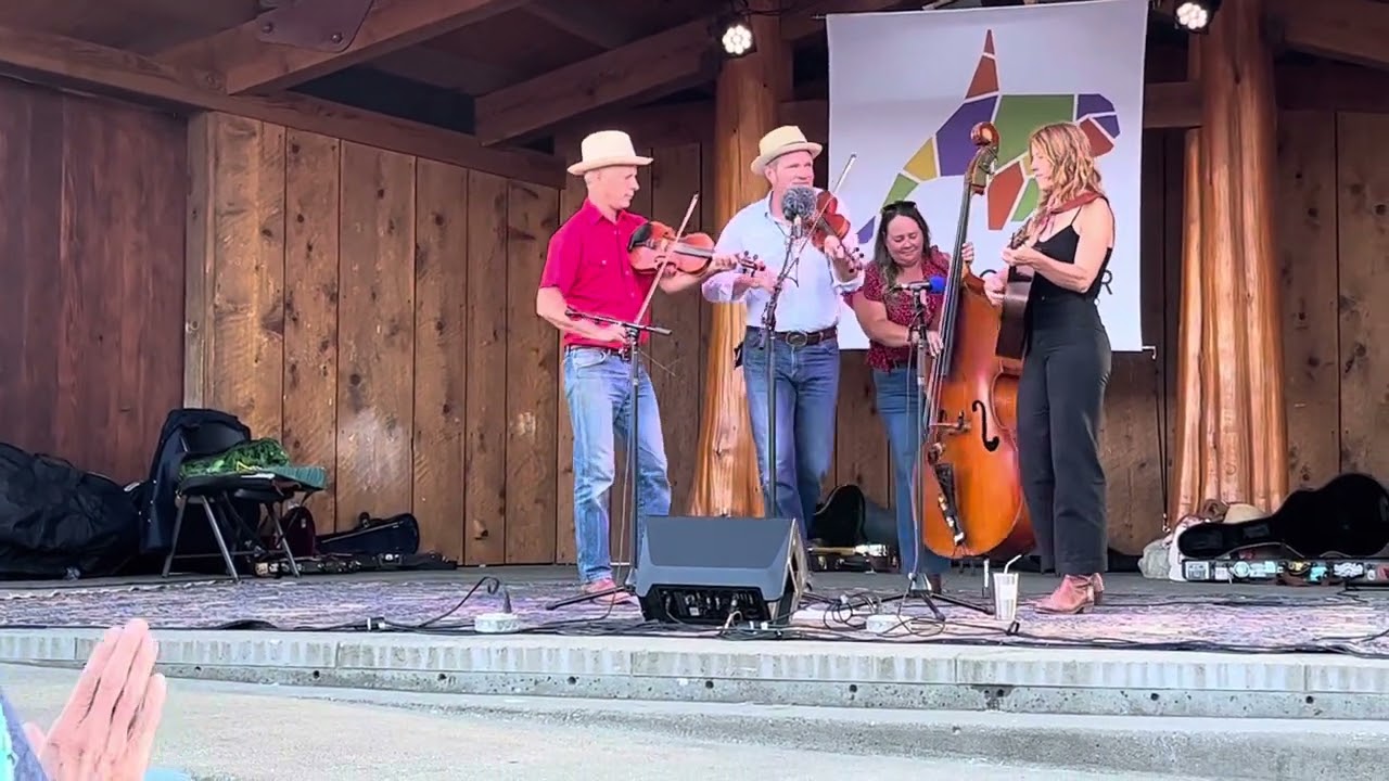 Foghorn Stringband Orcas Island Nadine sings My Old Wagon 7/16/2023