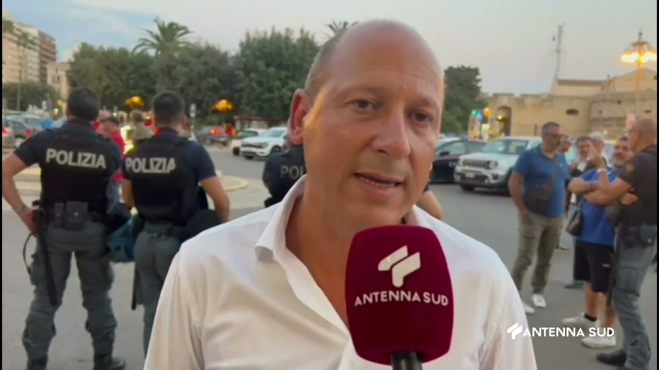 29 Settembre 2023   Taranto   Presidio dei Tifosi a Palazzo di Città