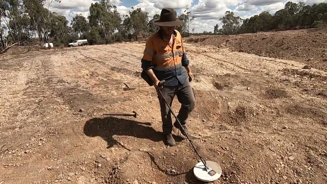 Clermont Gold, the Golden Hole! SDC 2300/GPX 6000. Willy Willy at 10 min mark. #gold #detecting