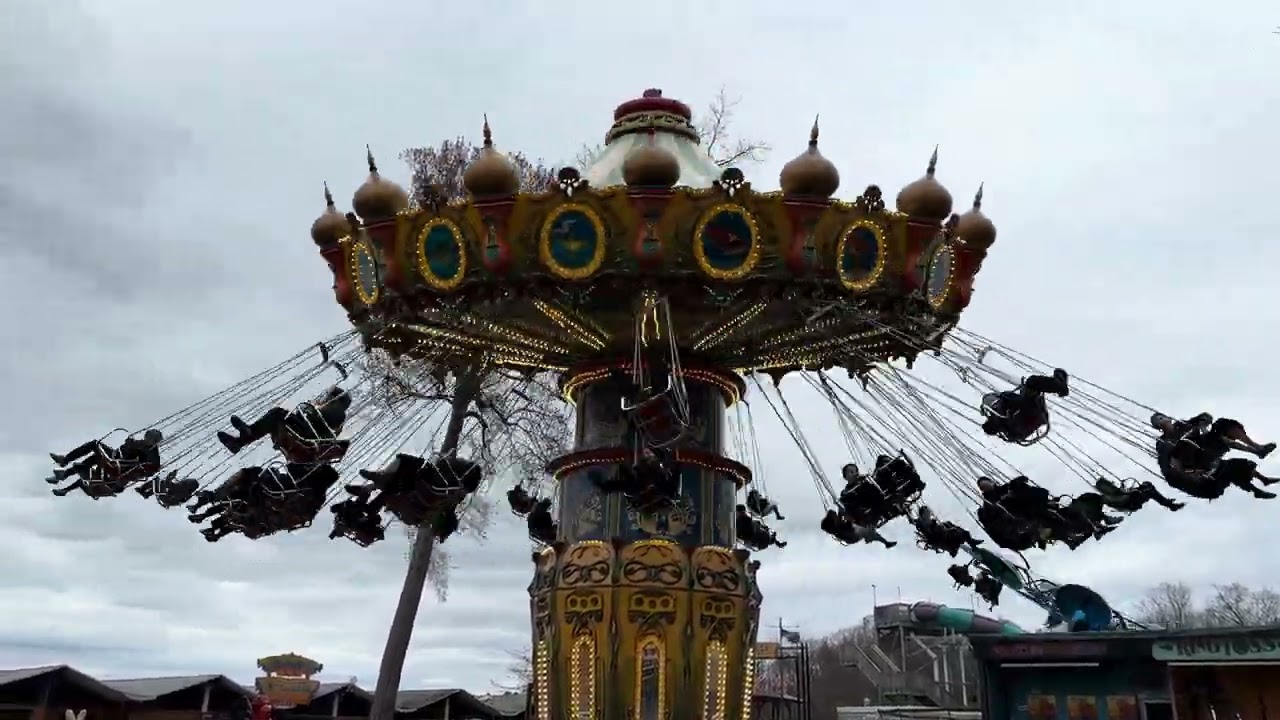 Quassy Wave Swinger Amusement Ride