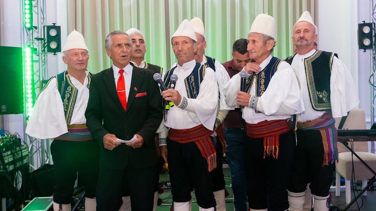 Golik Jaupi performon live në dasmën e Mandit & Egit