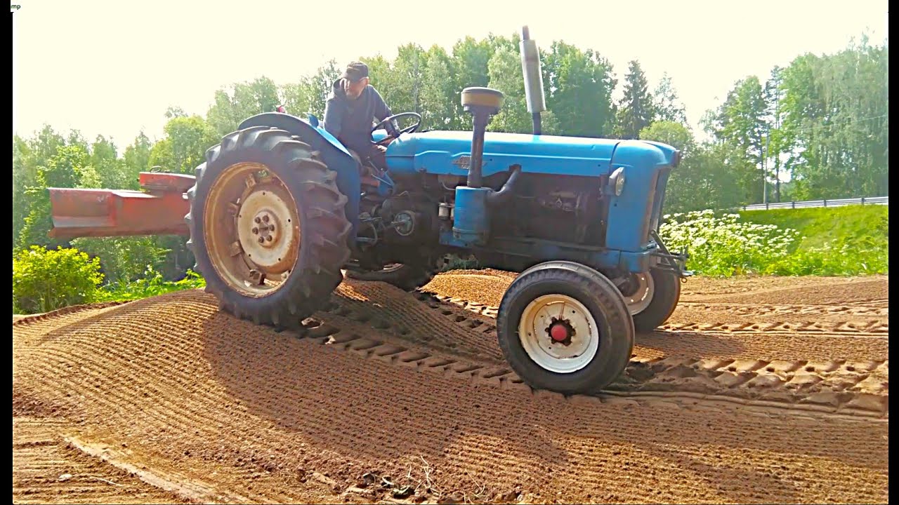 Mr Fordson Major,The  Gravel Artist