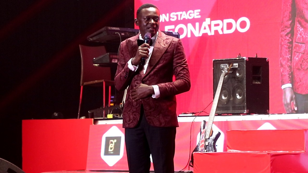 TAZAMA LEONARDO ALIVYOWAVUNJA MBAVU WATU KWENYE USIKU WA GALLABANTINE HAPA MLIMANI CITY