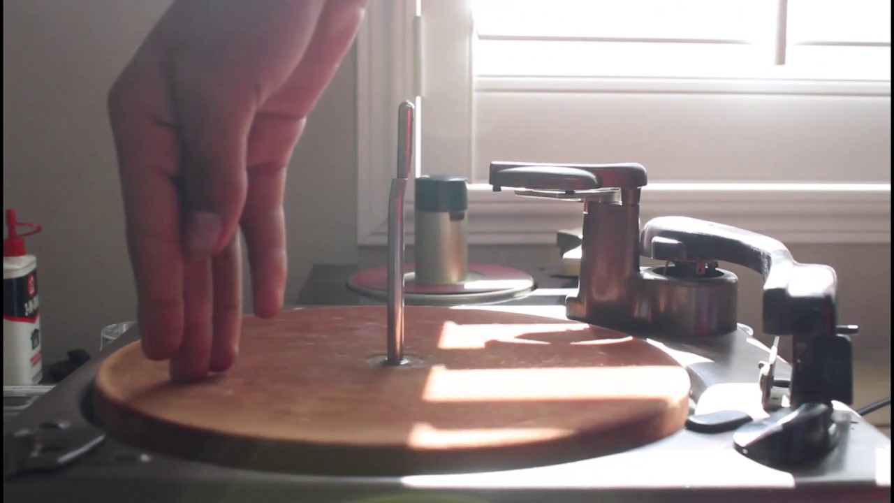 Demonstration of a Webster-Chicago 346 record changer