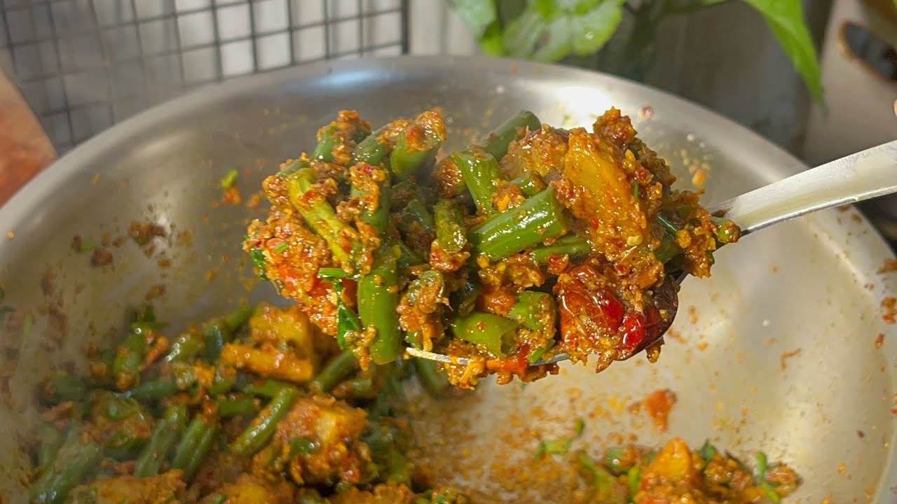 Aloo-beans ki Sabzi , no onion, no garlic tiffiin recipe dry sabji #gchomekitchen #aloobeanskisabzi 