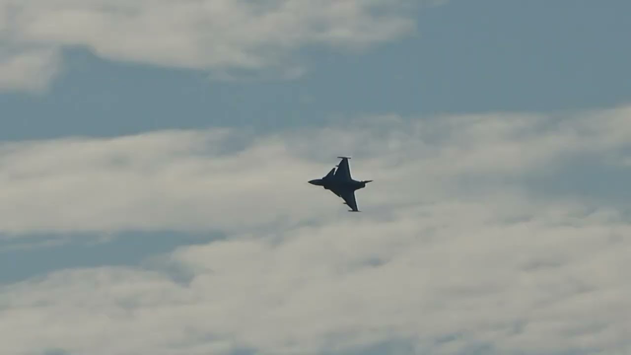 Jas 39 Gripen solo display Jan Ratz