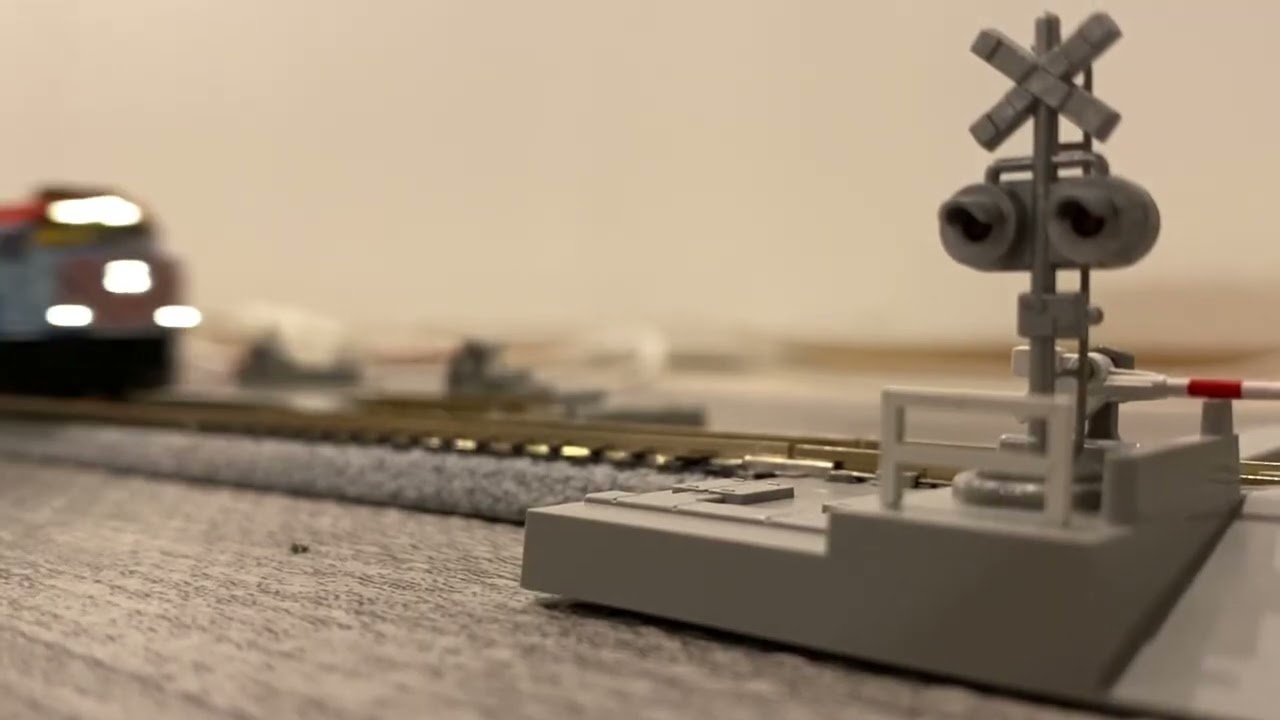 Running holiday train around the layout ( rescue)( MOST POPULAR VIDEO )
