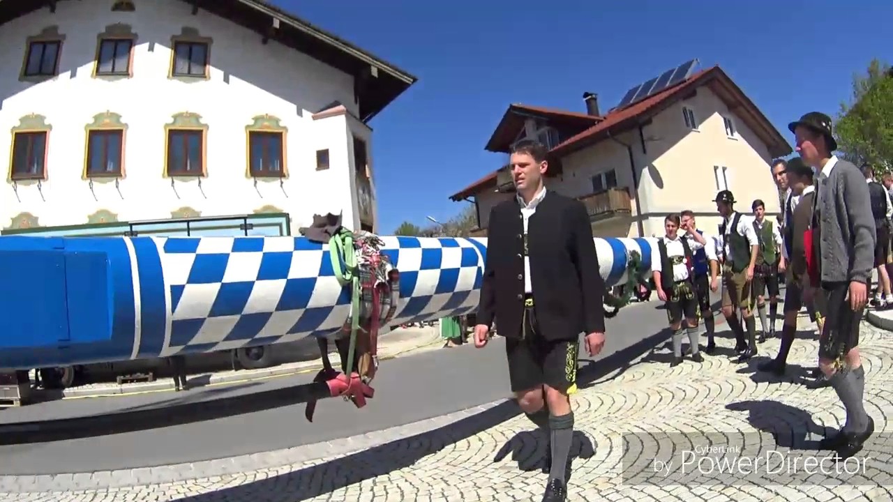 Maibaumaufstellen in Hochstätt 2017