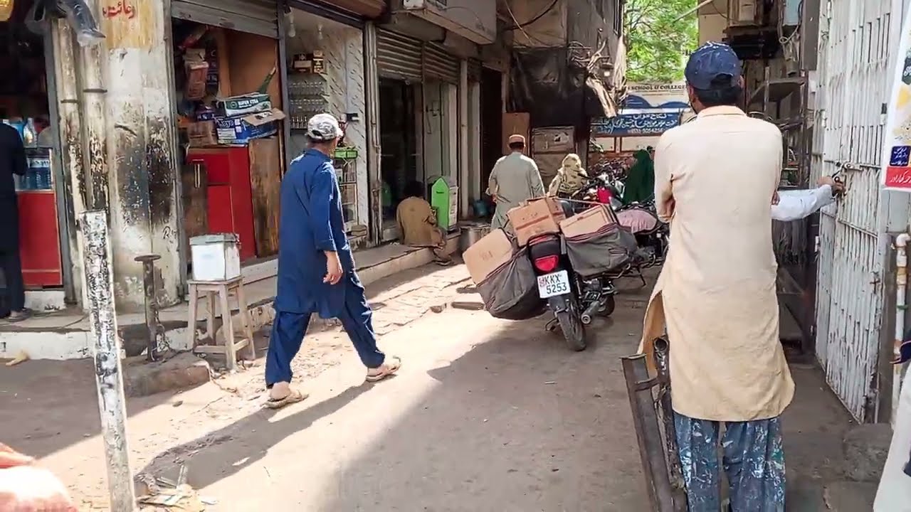 HFM PERFUME COLLECTION kharadar Karachi Pakistan Near Dolha Shah Sabzwari mazar Shareef hydri masjid