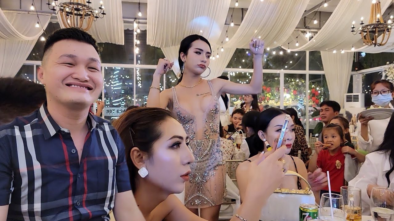 Bội Nhi quẩy banh nóc tại sinh nhật trai đẹp