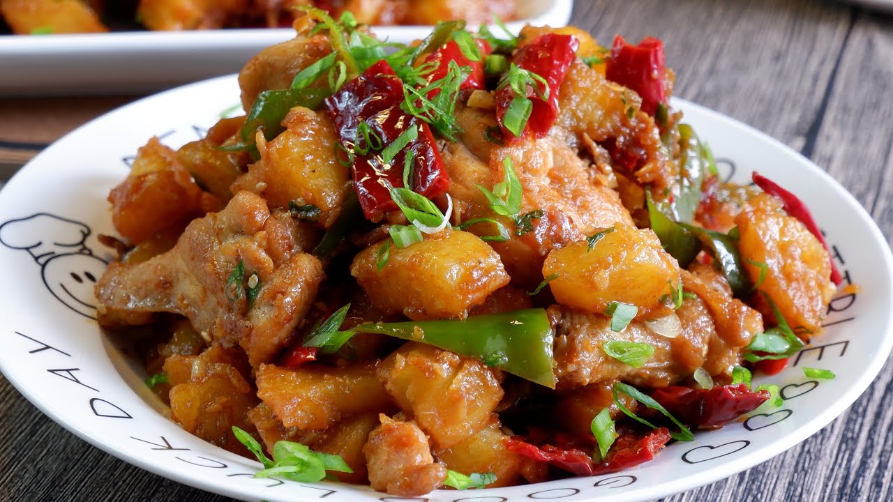 Perfect w/ Rice! Fragrant Spicy Chicken & Potatoes 干锅土豆香辣鸡 Chinese Stir Fry Chicken Recipe