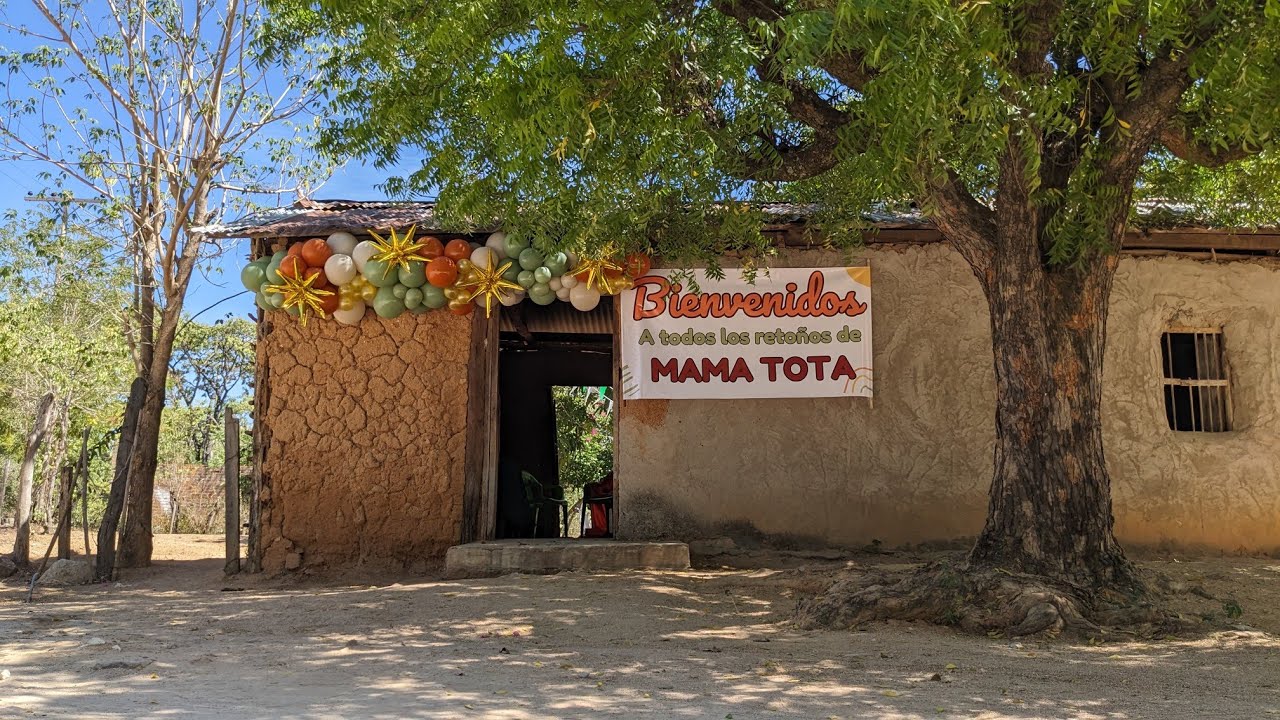 Tomasa en casa de mamá Tota 🪷