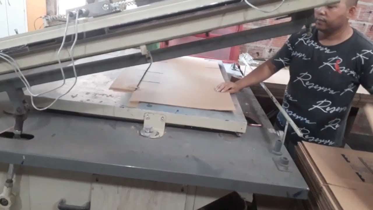 como é fabricado caixas de papelão. como é estampada as caixas de papelão com tinta base dagua