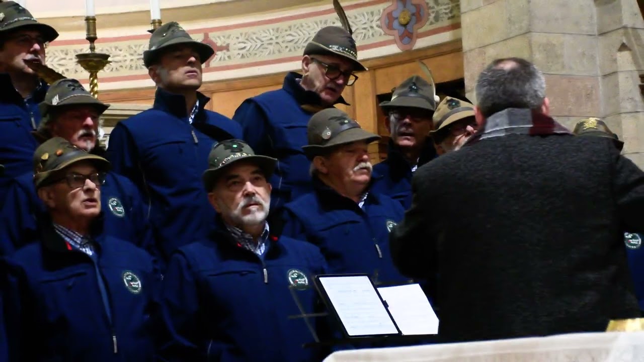 Coro Alpino alla Santa Messa (Video: L.R. Gigistrop)