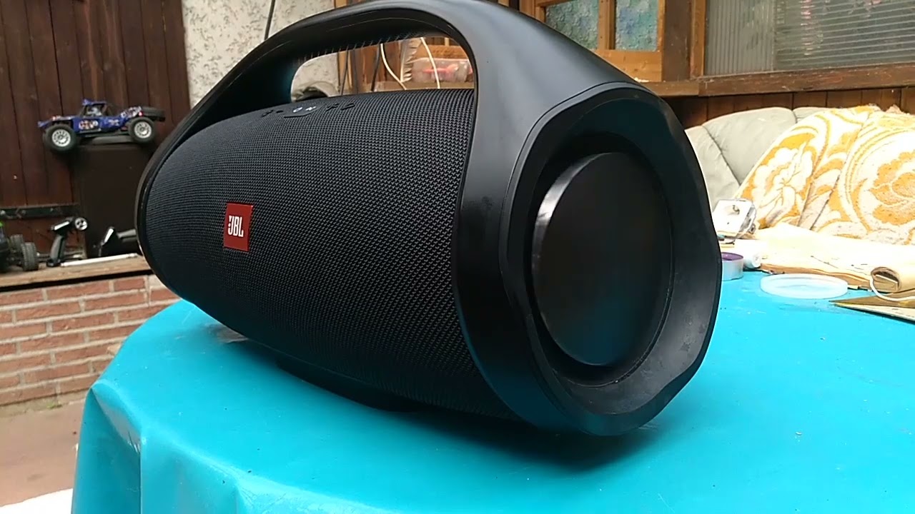 JBL BoomBox 1 PL Lfm Bass Test 75% Vol. (Very Old video from 2018)