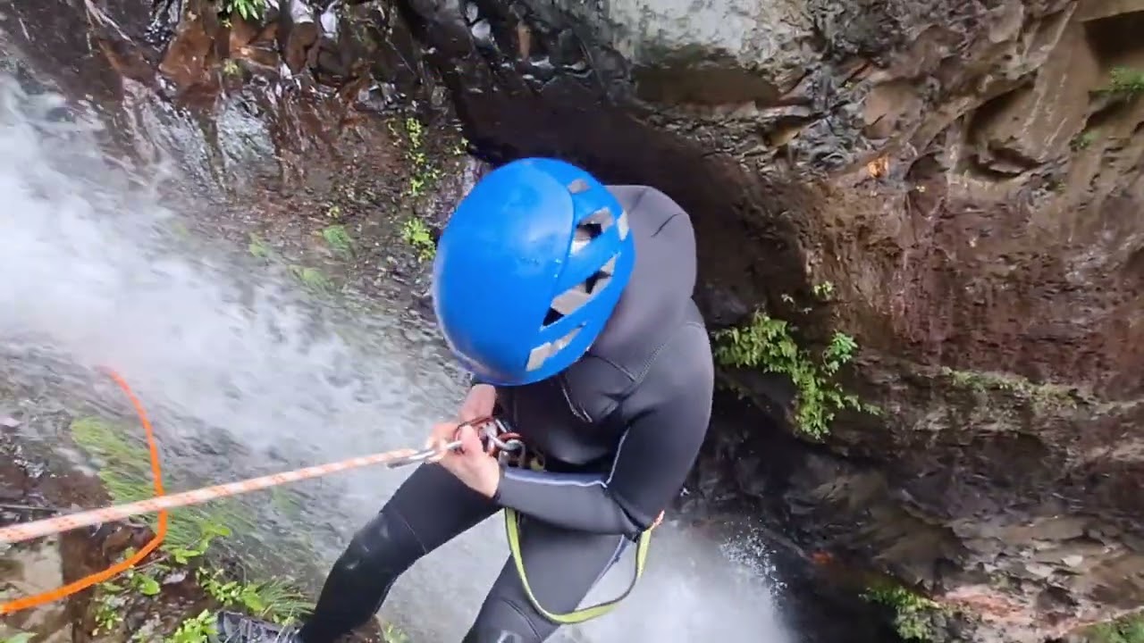 Canyoning Madeira mit Aida Gästen, Ribeira Joao Gomes, Funchal inklusive Seilbahnfahrt. Level 4