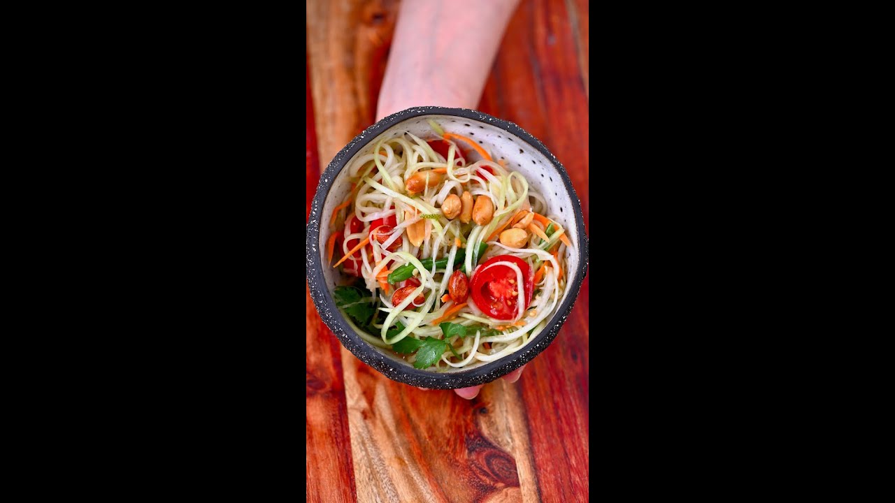 Thai Green Papaya Salad 🤩