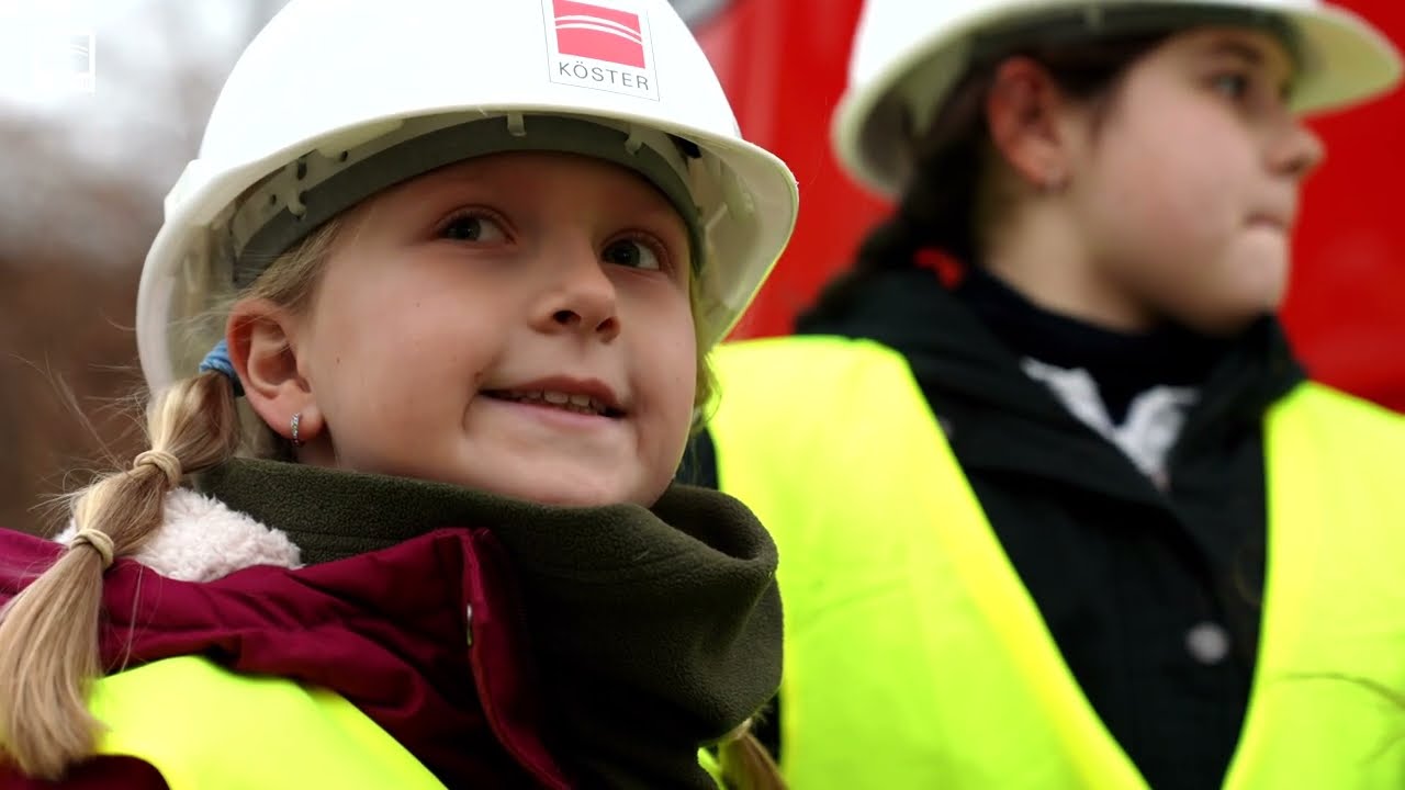 Grundschüler besuchen die Köster-Baustelle der Peter-Härtling-Schule in Werl