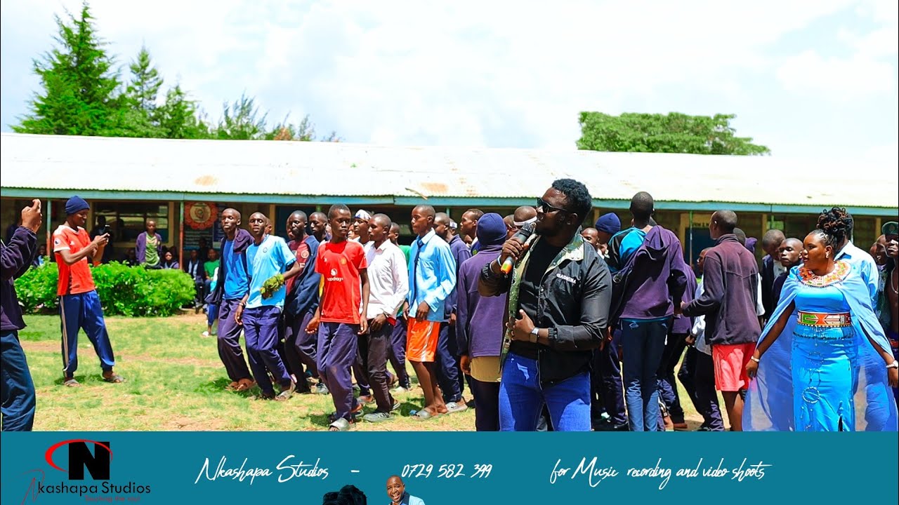 Willie Lekuraa Live Performance at Kirisia Boys Talent Day