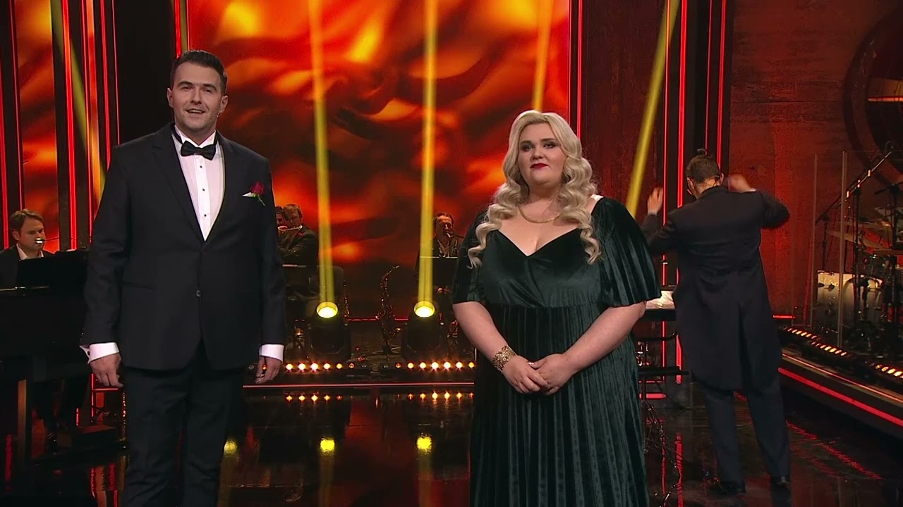 Marta Burdynowicz, Maciej Gwizdała        Sun and Moon z mus. Miss Saigon 8 Bitwa Tenorów na Róże