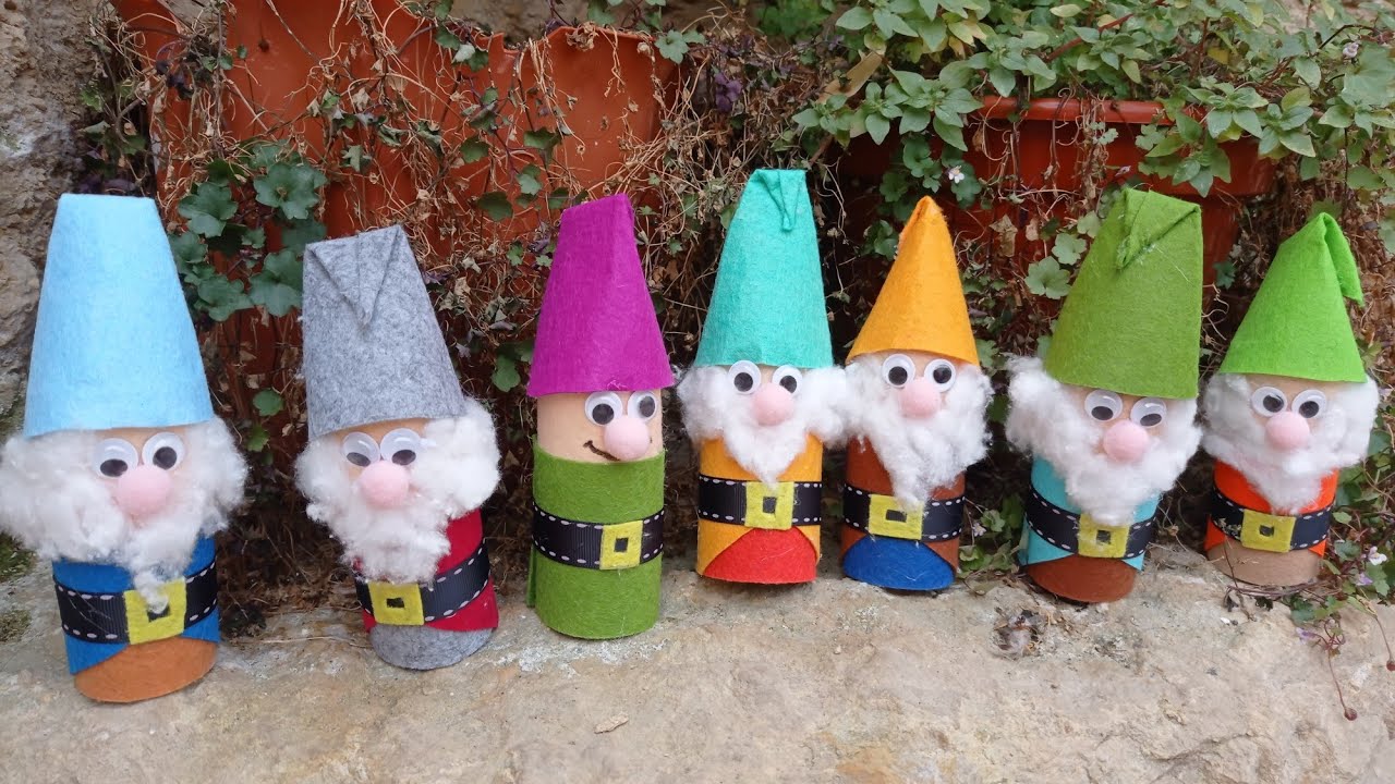 BLANCANIEVES Y LOS SIETE ENANITOS CON ROLLOS DE PAPEL HIGIÉNICO. Títeres o marionetas de cuentos.