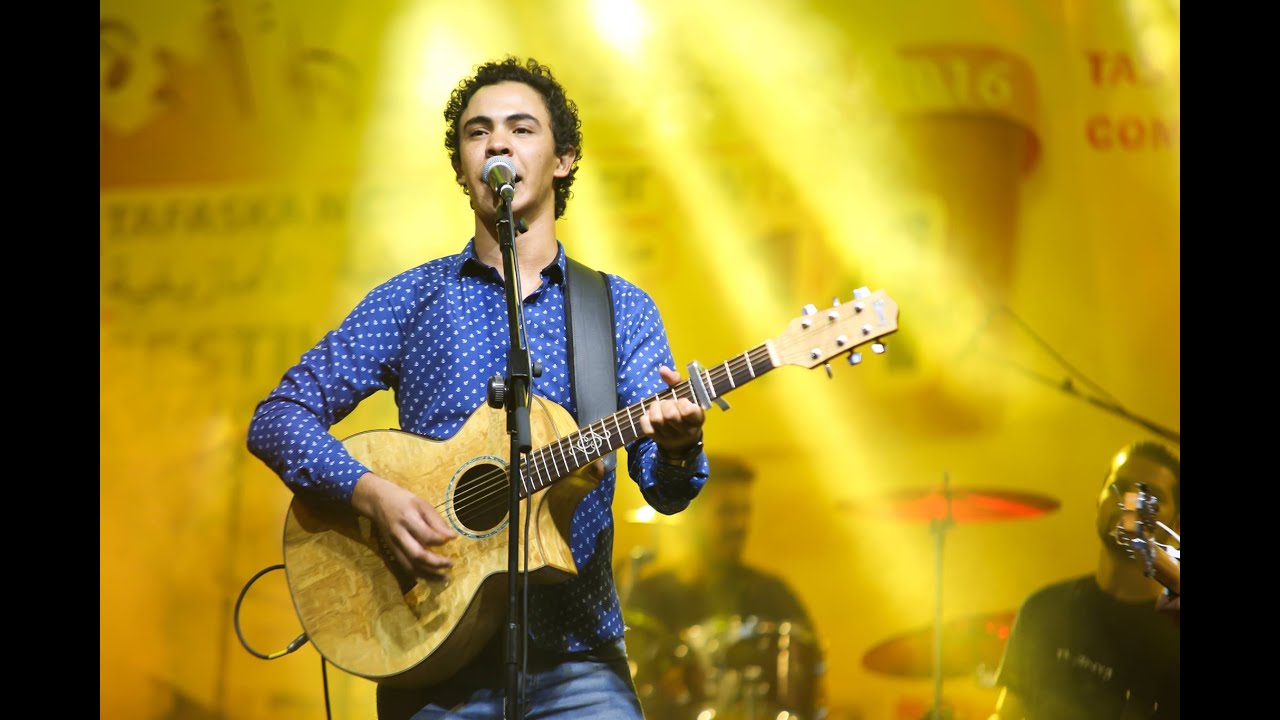 Amnay feat Tawargit - Tilelli  [ LIVE ]  @  Bejaia