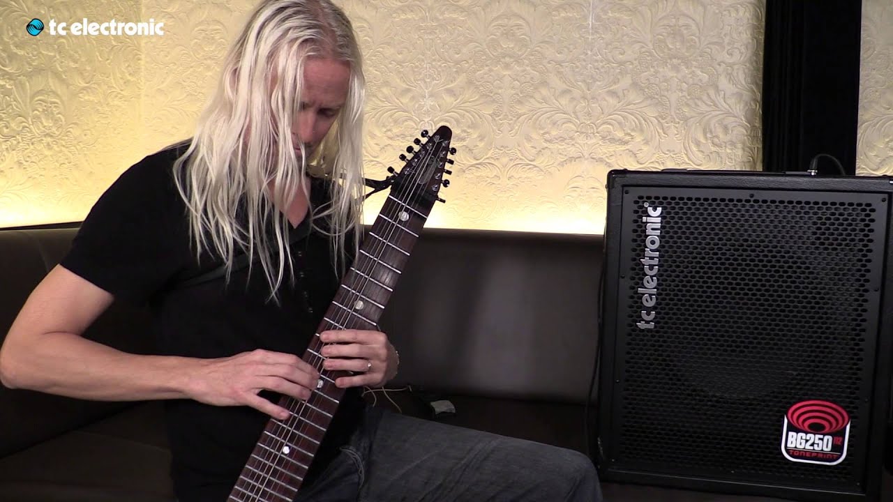 Nick Beggs demos his 