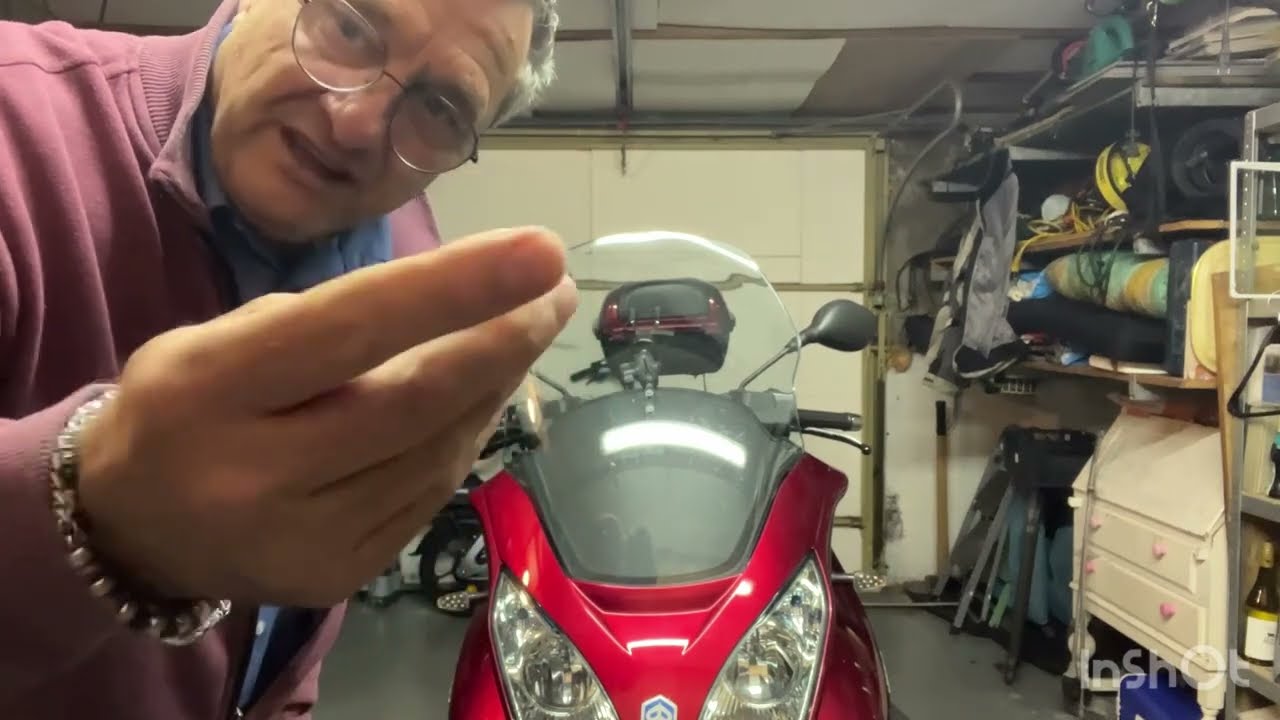 Piaggio MP3 LT300ie Smeernippel onderhoud het hele verhaal!